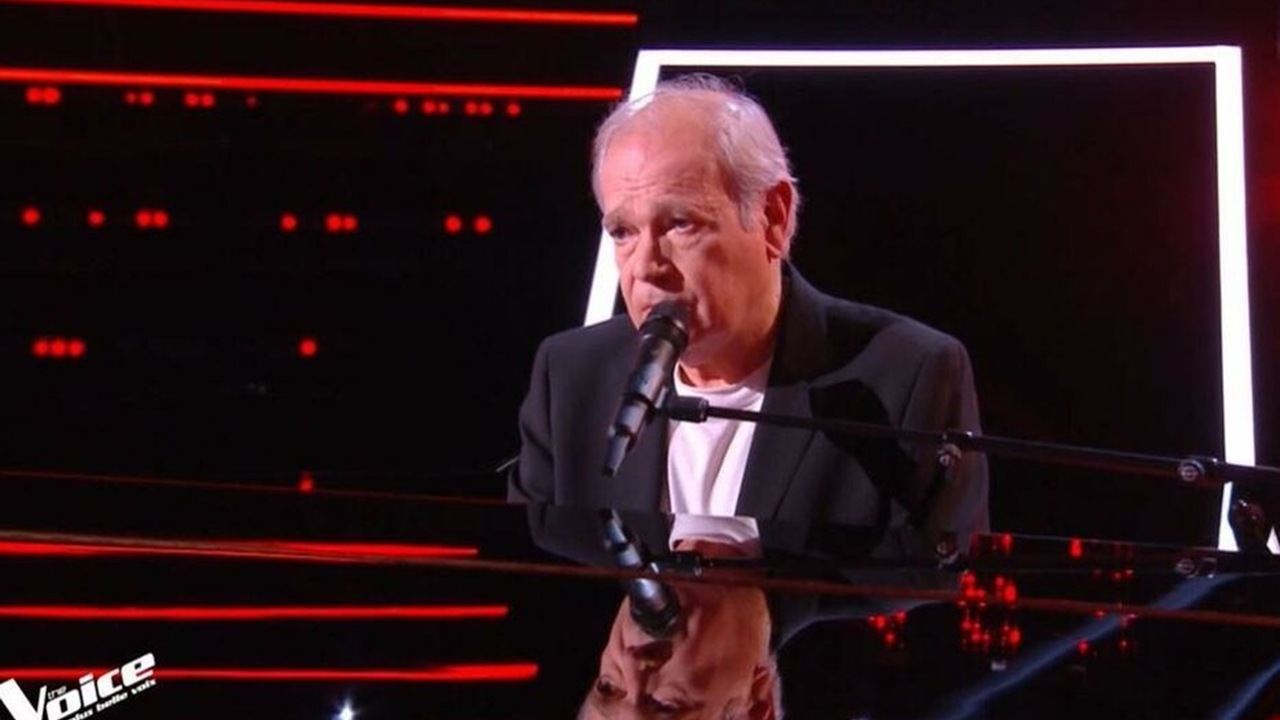The Voice : Daniel chante une composition pour sa femme décédée et fait pleurer tous les coachs.