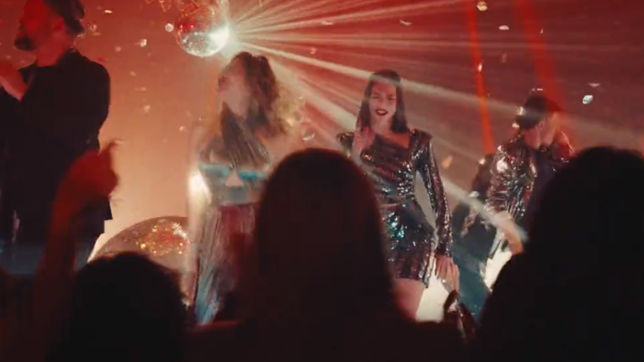 Découvrez le clip tourné par les 10 demi-finalistes de The Voice « Le dernier jour du Disco »