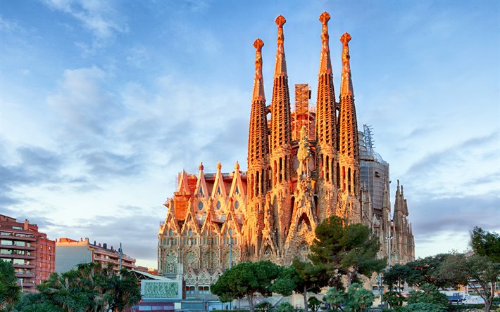 Balade estivale en musique à Barcelone - thumb2 sagrada familia 4k spanish landmarks gaudis temple barcelona