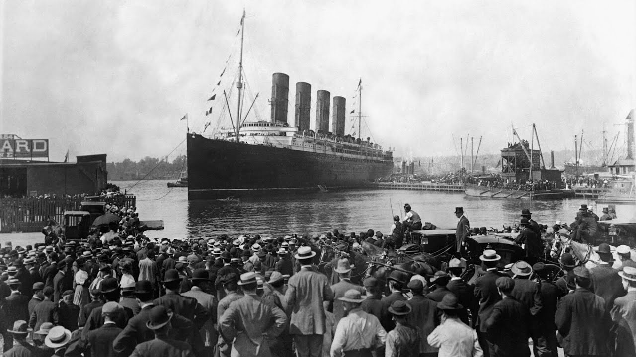 Le vrai départ du Titanic en 1912 sur un instrumental de « My Heart Will Go On »