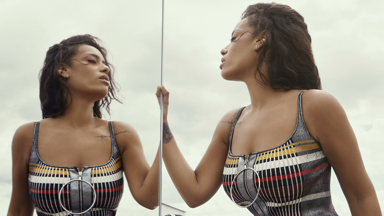 « Ton nom » – Le nouveau clip bouleversant d&rsquo;Amel Bent. L&rsquo;amour d&rsquo;un vieux couple brisé par Alzheimer.