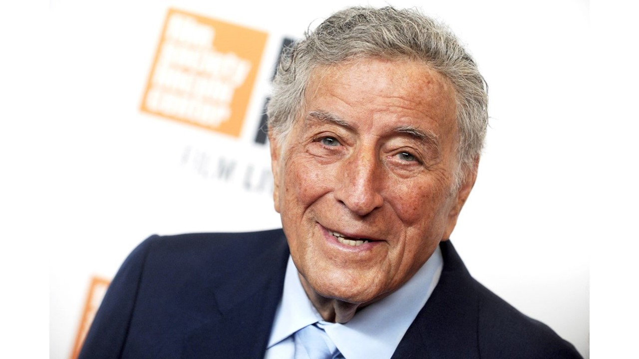 Le chanteur américain Tony Bennett est mort à 96 ans. Il a remporté 19 Grammy Awards et vendu 50 millions de disques.