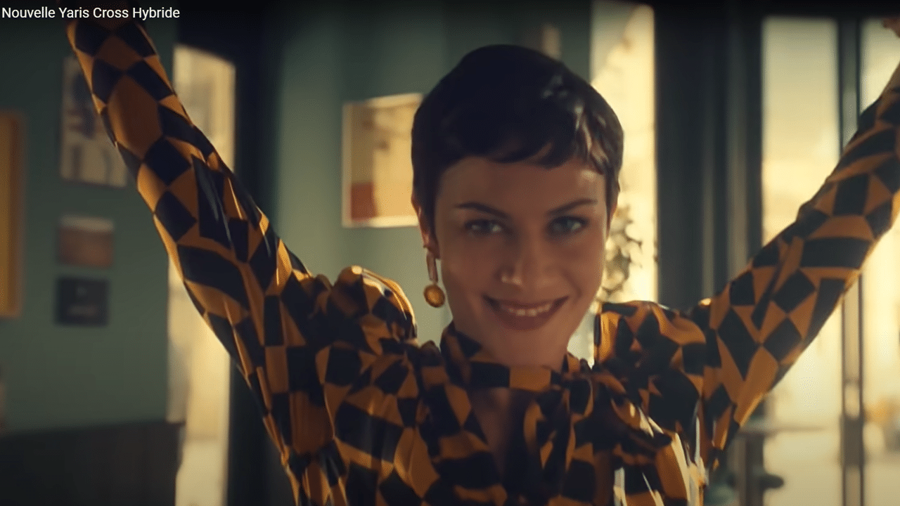 Musique de Pub Toyota Yaris Cross. « Happy Together » Mel Tormé