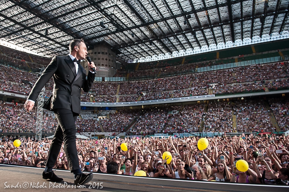 Tiziano Ferro – « Troppo buono » – Live San Siro 2015 –