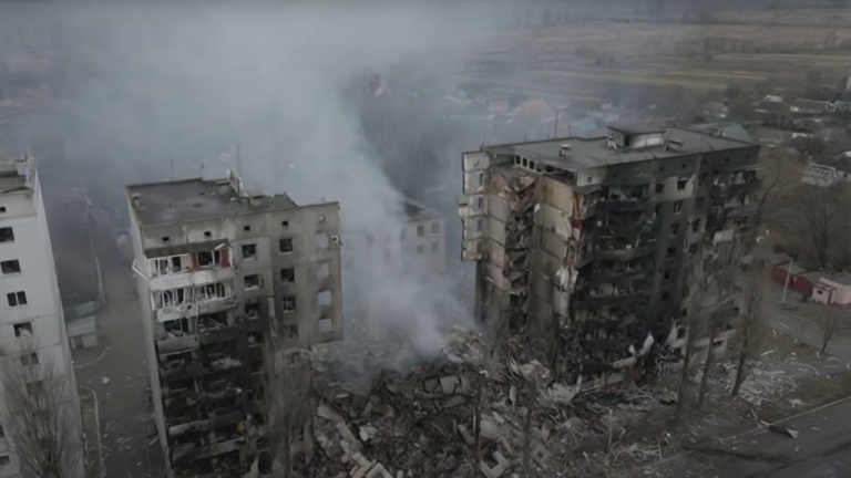 Des images de désolation en Ukraine sur la chanson "Russians" de Sting chantée par un Cover Mike Ferfolia - ukrain