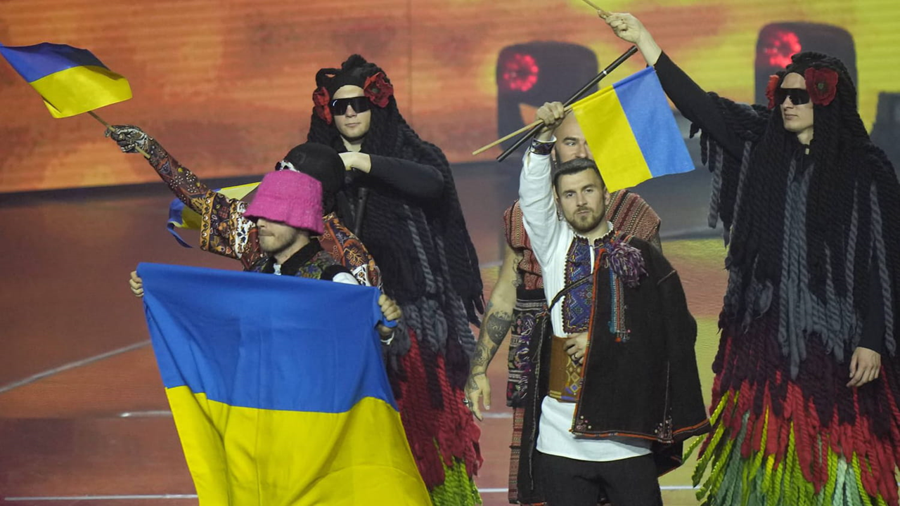 L&rsquo;Ukraine gagne l&rsquo;Eurovision avec la chanson Stefania, un mélange de Hip Hop et de musique traditionnelle.