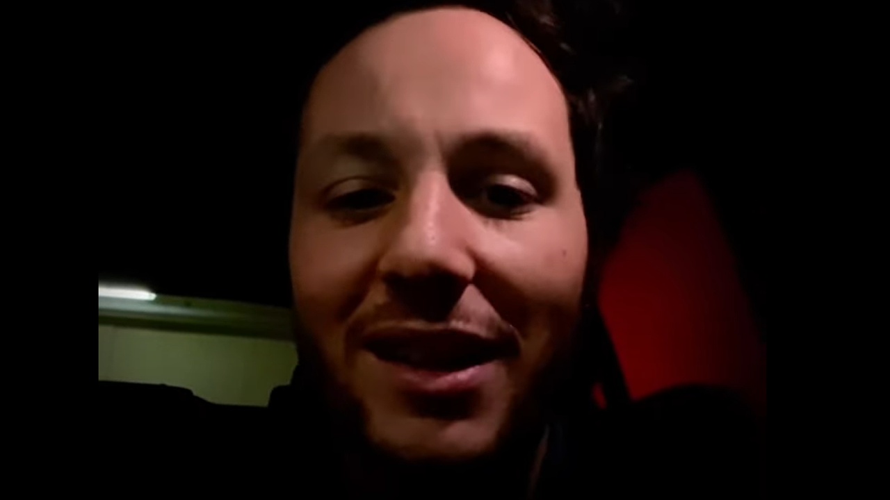 Ecoutez le récit de Vianney qui s&rsquo;est fait vandaliser sa voiture alors que son bébé était seul à l&rsquo;intérieur.