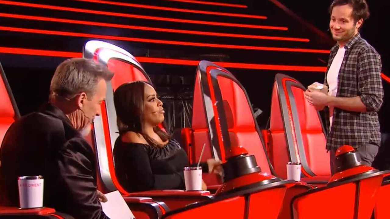 C&rsquo;est son anniversaire et pourtant Vianney en prend pour son grade après la première soirée de The Voice.
