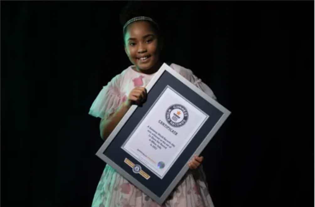 Guinness World Records: Victory Brinker (10 ans) bat le record de la plus jeune chanteuse d'opéra au monde. - victory brinker