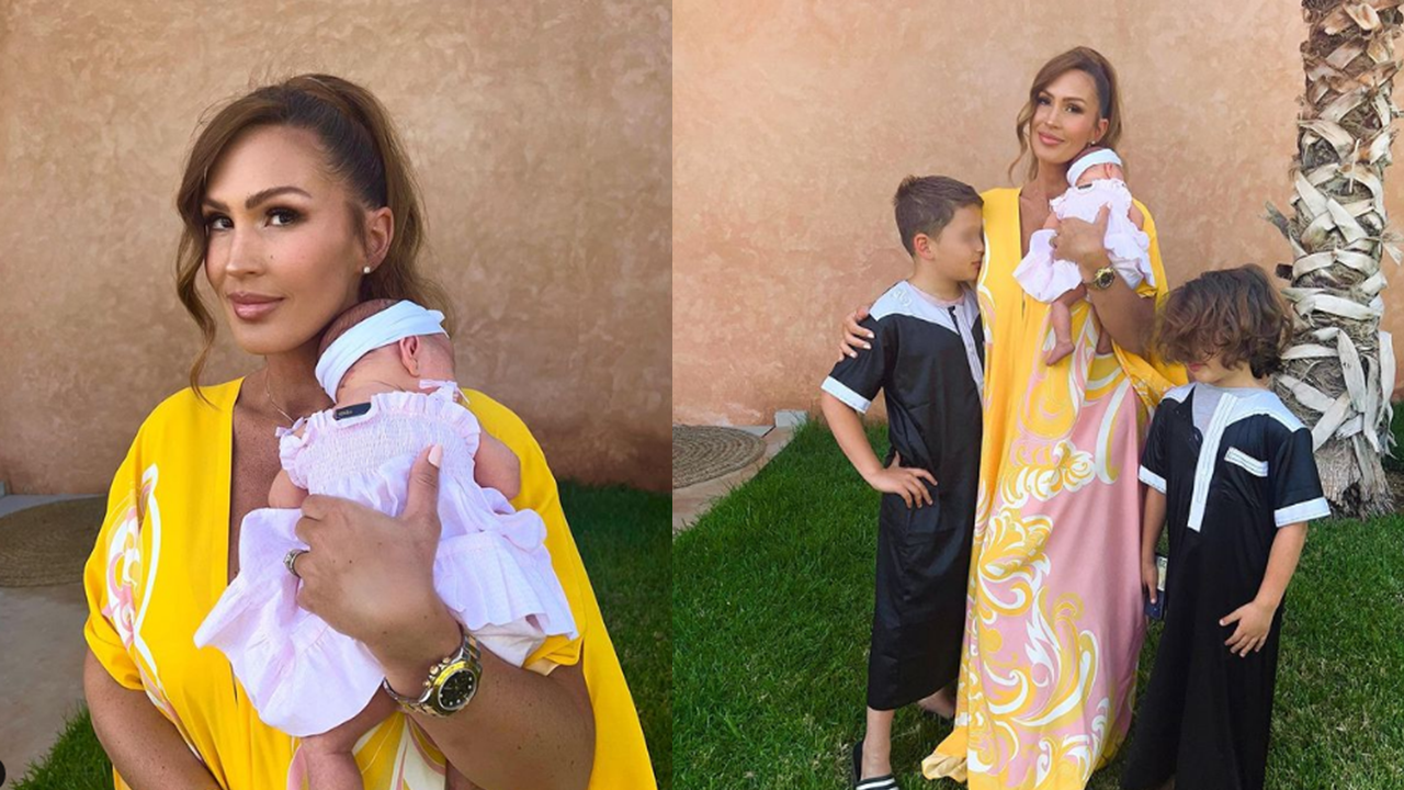 Noa surnommée Poupita dort dans les bras de sa maman Vitaa aux côtés de ses deux frères Liham et Adam.