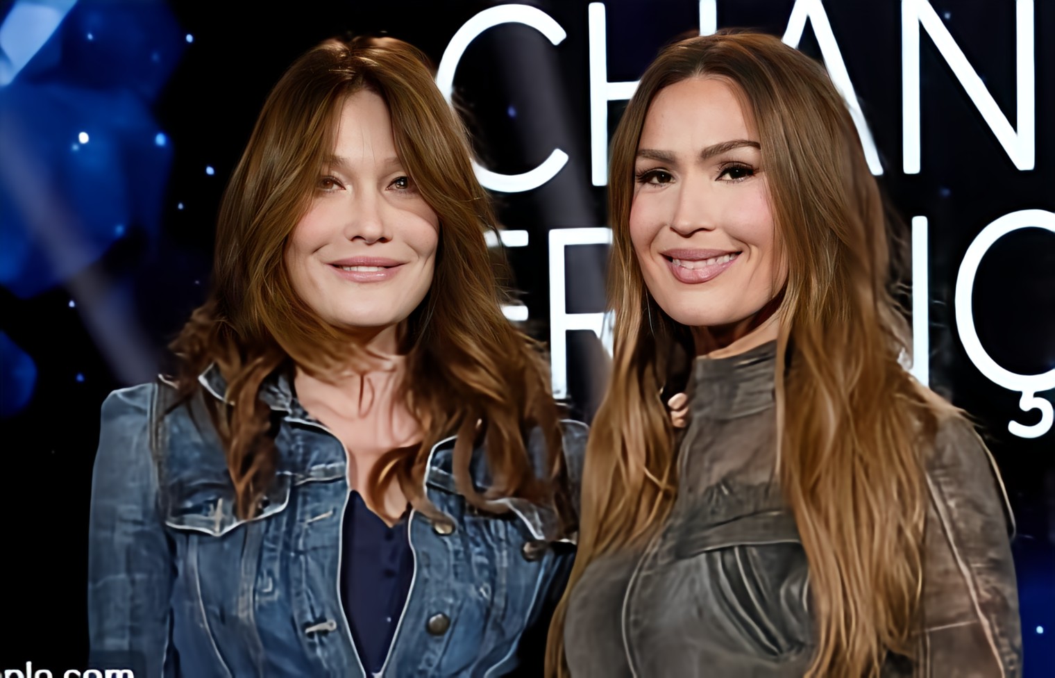 Carla Bruni & Vitaa chantent « Je l&rsquo;aime à mourir » tout en délicatesse.