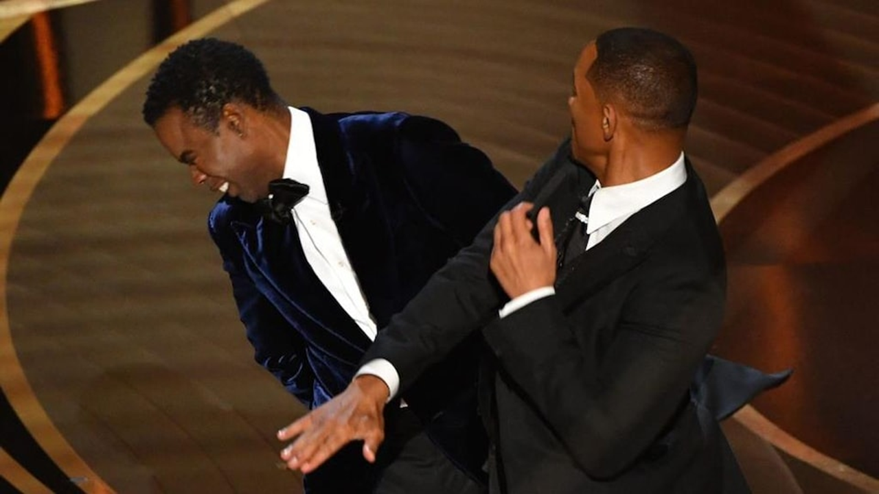 Après la gifle en plein direct des Oscars, Will Smith fait son mea culpa dans un long message.