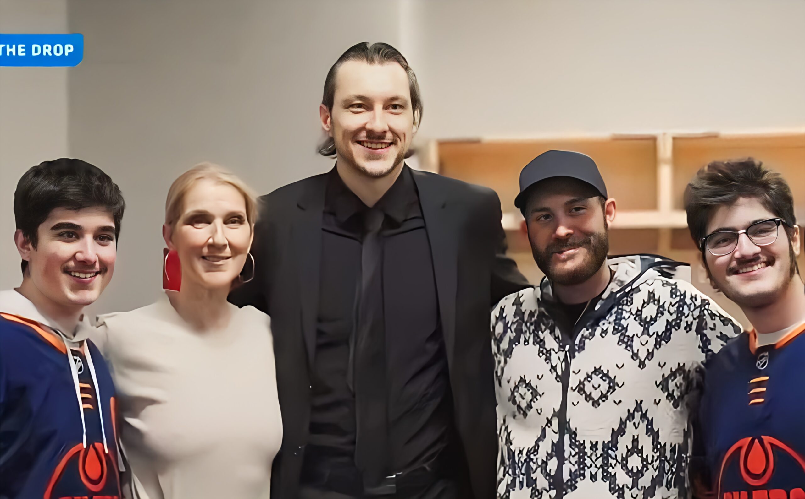 Ça va vraiment mieux ! Nouvelle apparition  surprise de Céline Dion accompagnée de ses trois fils, mardi 6 février.