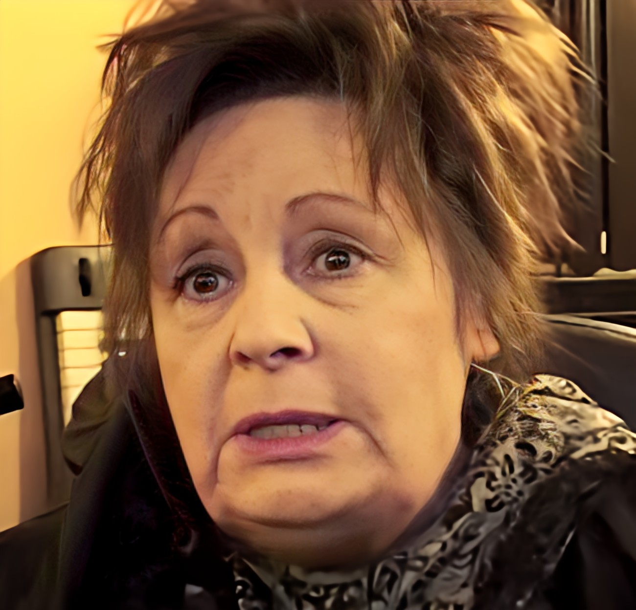 Bon anniversaire à Georgette Lemaire (82 ans). La chanteuse vit dorénavant dans un Ehpad pour artistes.