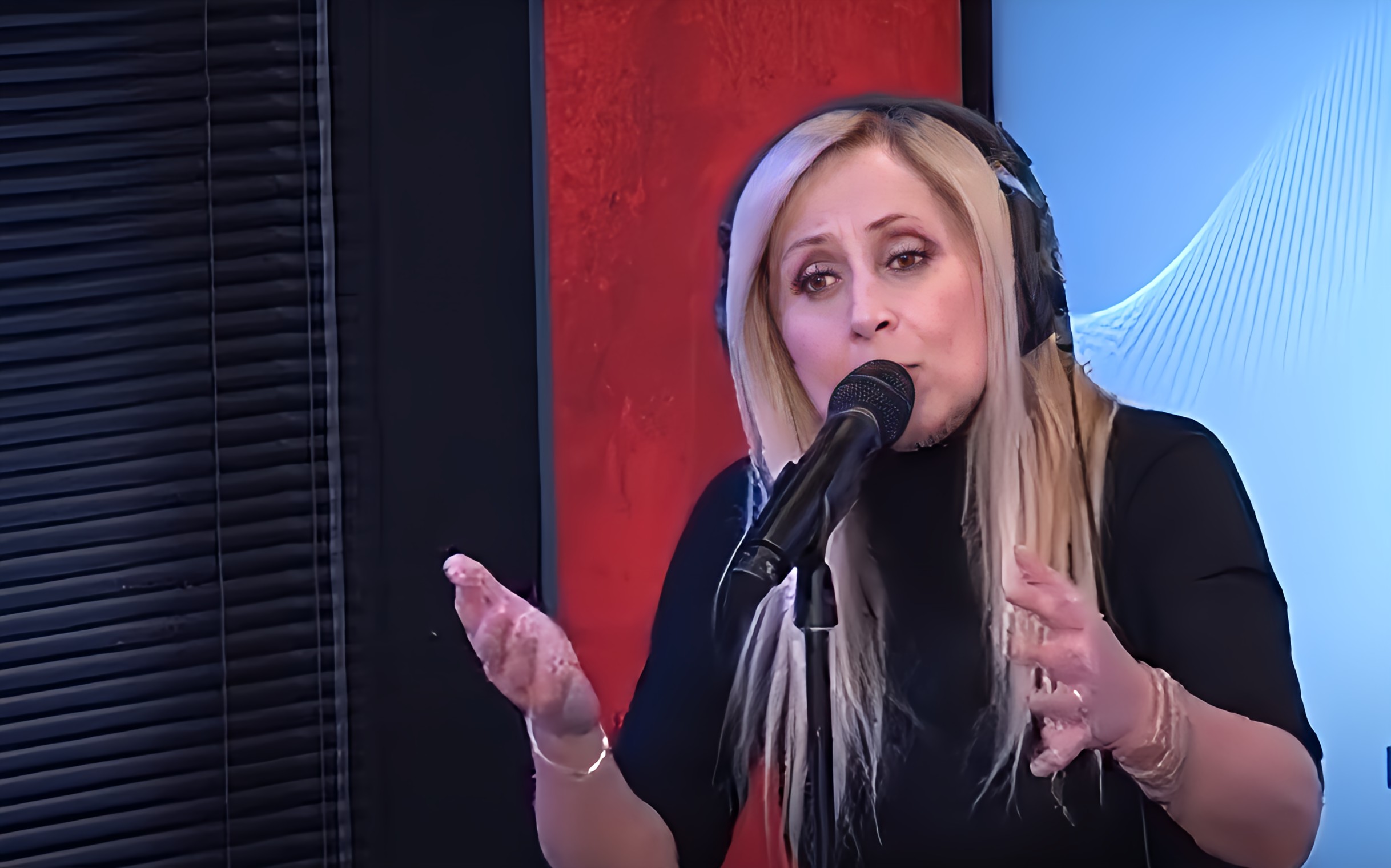 Lara Fabian, invitée de RFM le 14 février, chante « Ta peine » en Live. Une interprétation exceptionnelle !