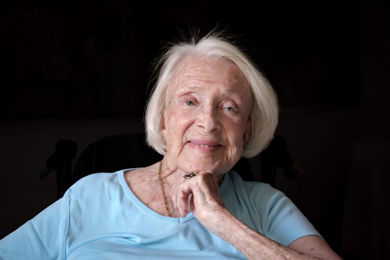 Micheline Presle est décédée à 101 ans. Le feuilleton "Les Saintes Chéries" a marqué les années 60. - micheline presle 2