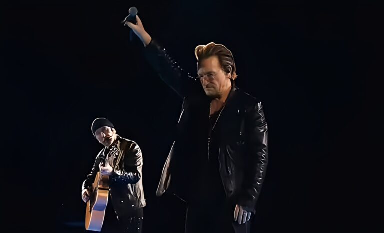 En plein concert, Bono et U2 rendent hommage à Alexeï Navalny - u2 2