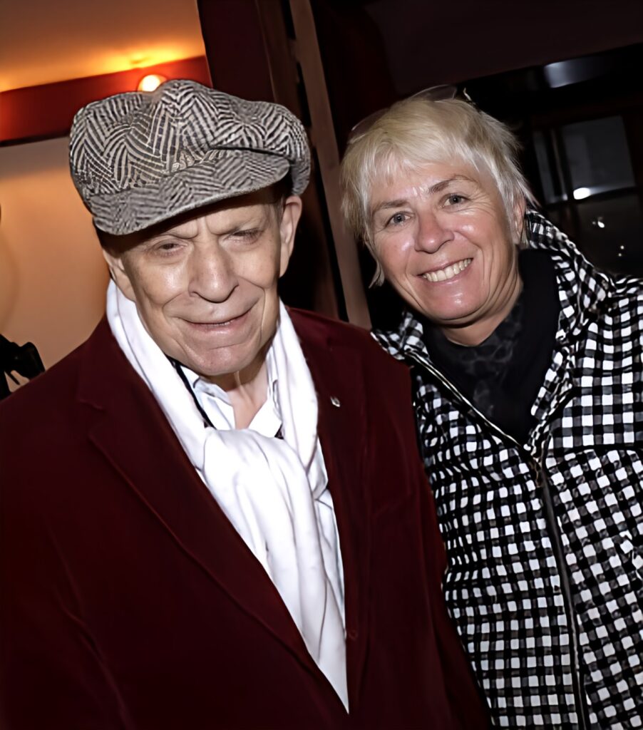 Bon anniversaire à Charles Dumont (95 ans). Ex-fan, Florence (61 ans) est devenue sa compagne il y a quinze ans. - charles dumont 2