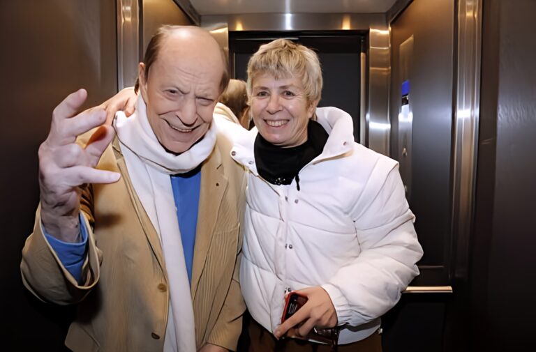 Bon anniversaire à Charles Dumont (95 ans). Ex-fan, Florence (61 ans) est devenue sa compagne il y a quinze ans. - charles dumont 3