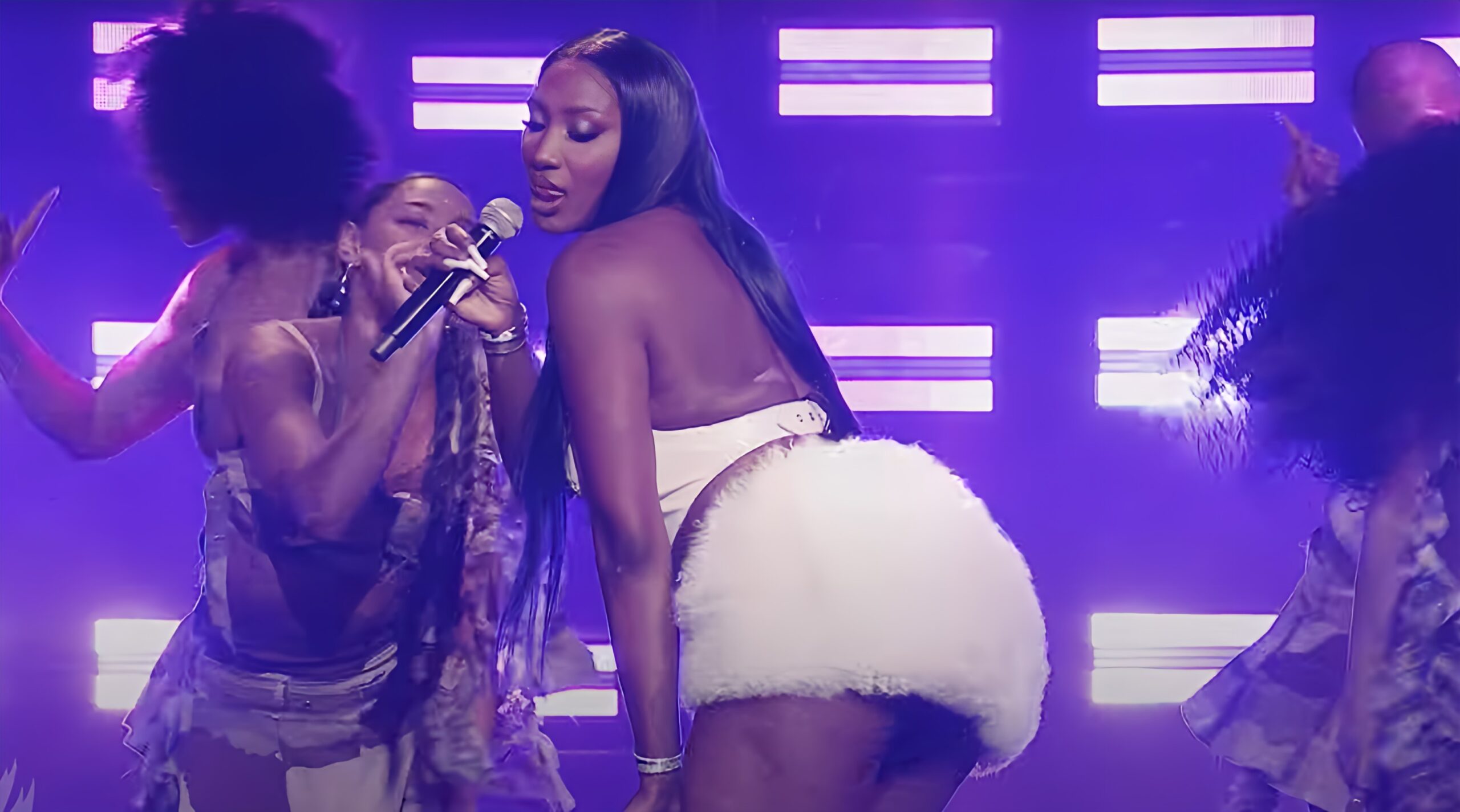 Cérémonie des « Flammes » 2024 : Aya Nakamura rafle trois trophées