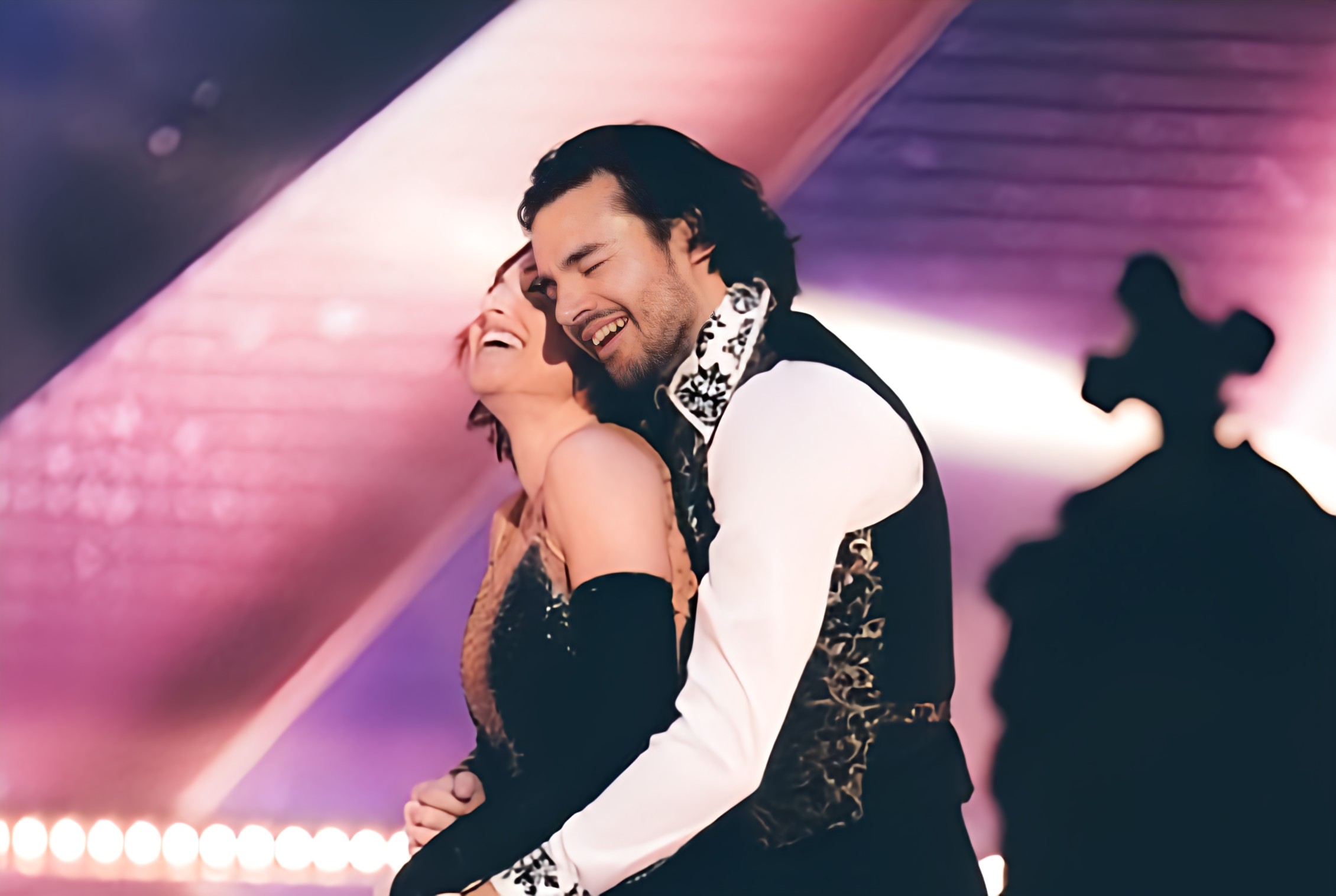 DALS : « Y’a eu des hauts (très haut) des bas (très très bas) » Anthony Colette publie un long message et de beaux clichés de la victoire.