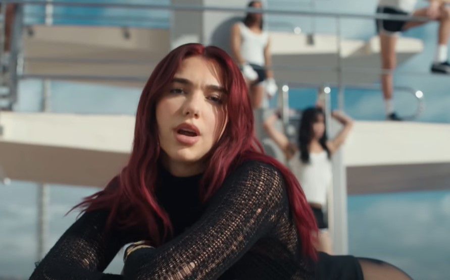 Découvrez le nouveau titre estival et chaud de Dua Lipa « Illusion »