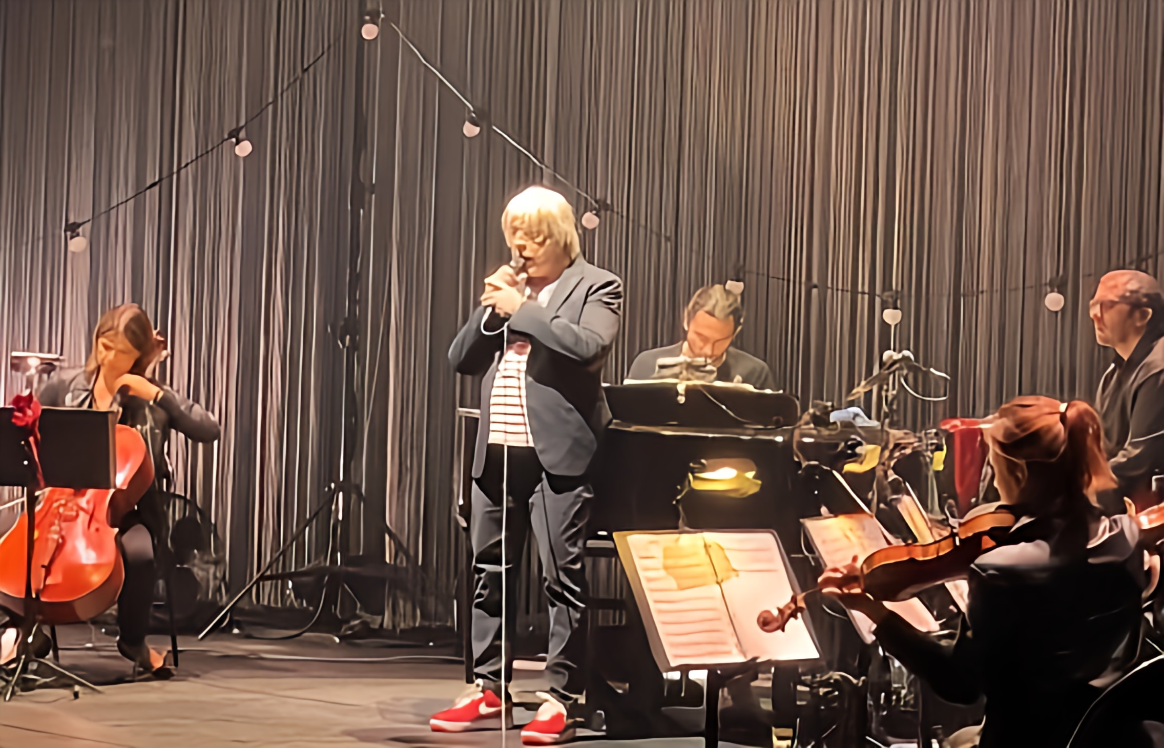 L&rsquo;actrice Isabelle Mergault dégomme Renaud après la diffusion d&rsquo;un nouvel extrait de concert.