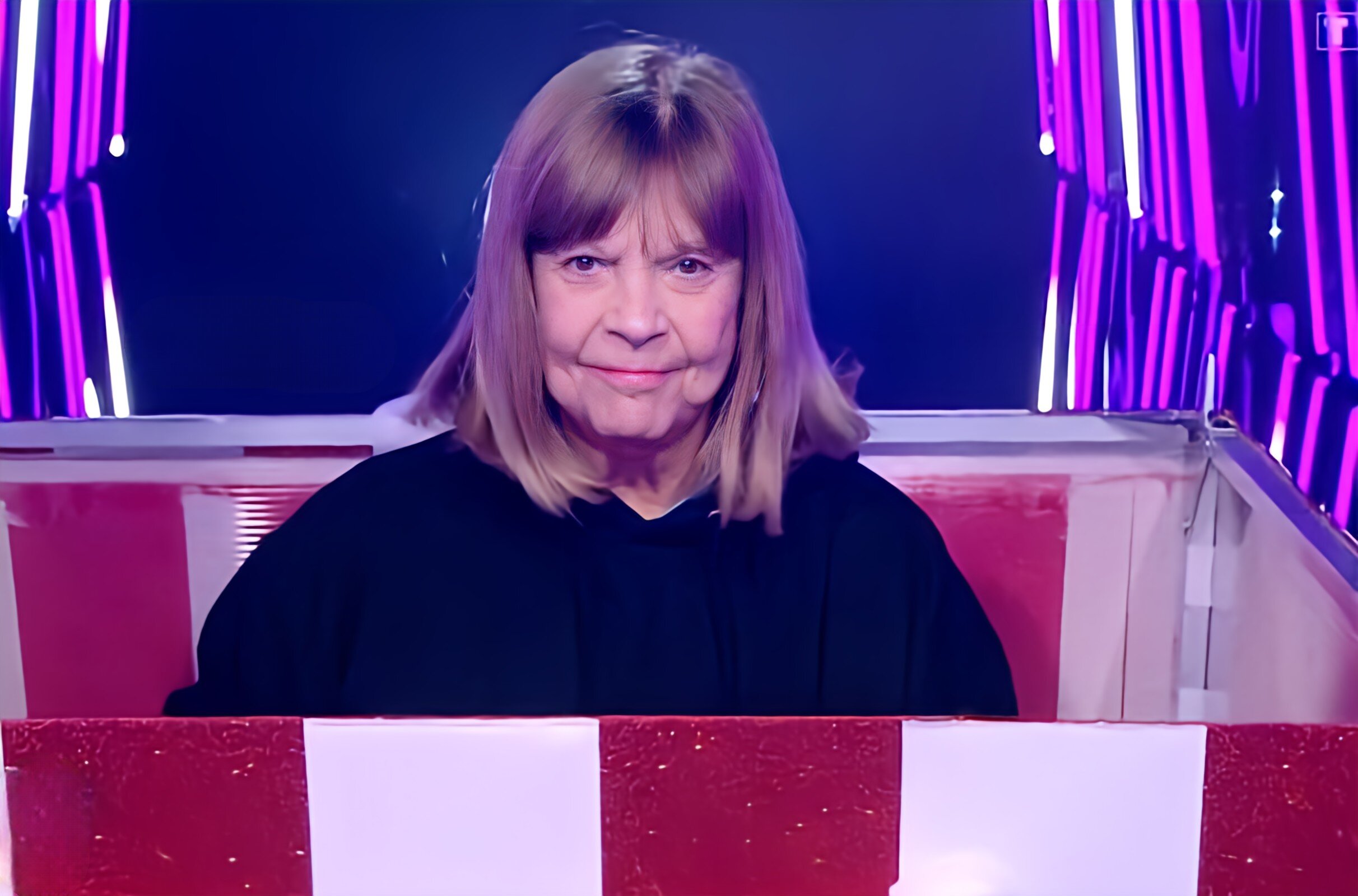 Mask Singer : Chantal Goya déguisée en Pop Corn quitte la compétition dès la première soirée.