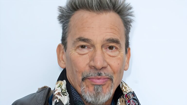 Florent Pagny chantera bénévolement jeudi 30 mai à la salle Pleyel pour les orphelins de guerre. Il a fait le voyage spécialement pour cette soirée depuis la Patagonie. - florent pagny image enhancer