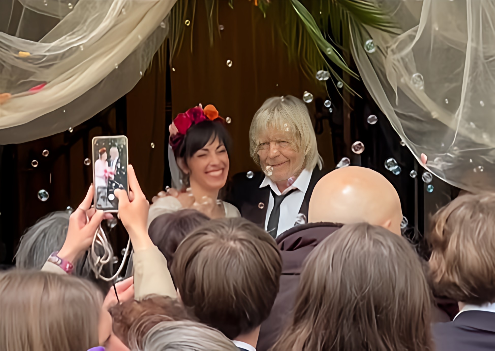 Renaud s&rsquo;est marié aujourd&rsquo;hui, entouré d&rsquo;une pluie de Stars…