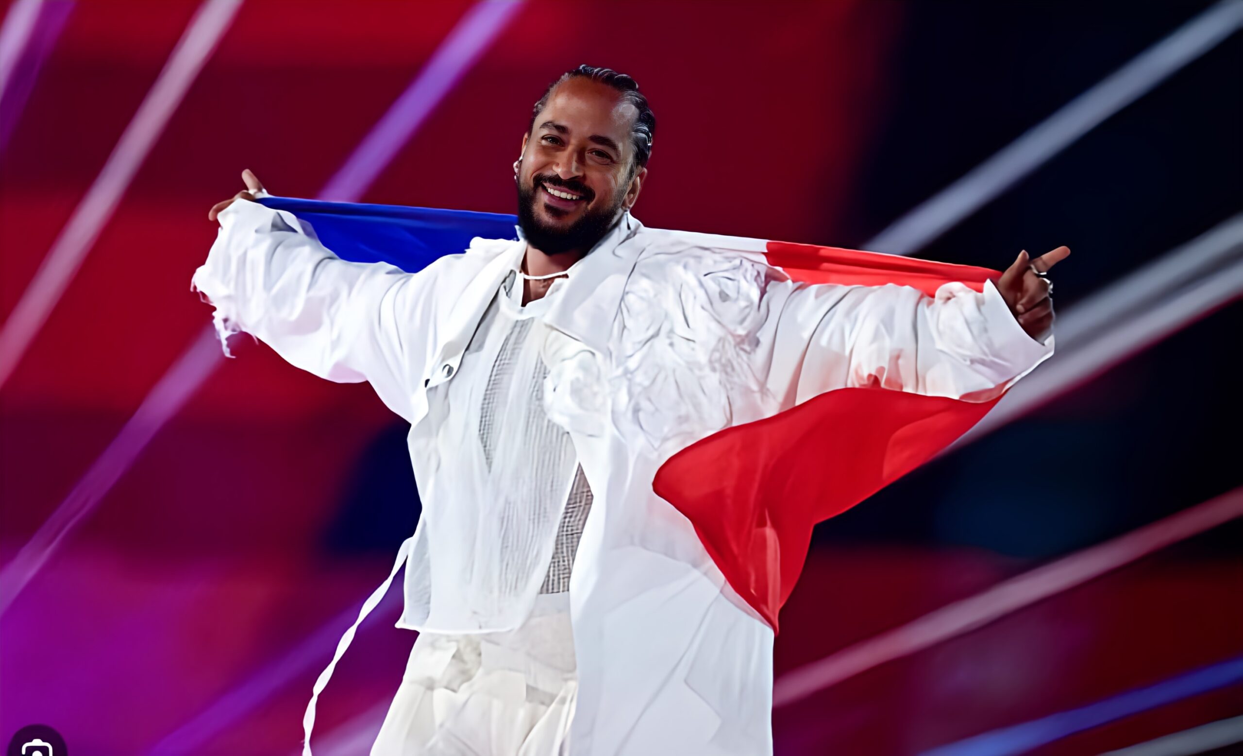 La belle revanche de Slimane : Il bat le record du titre français le plus écouté dans le monde en 24h!