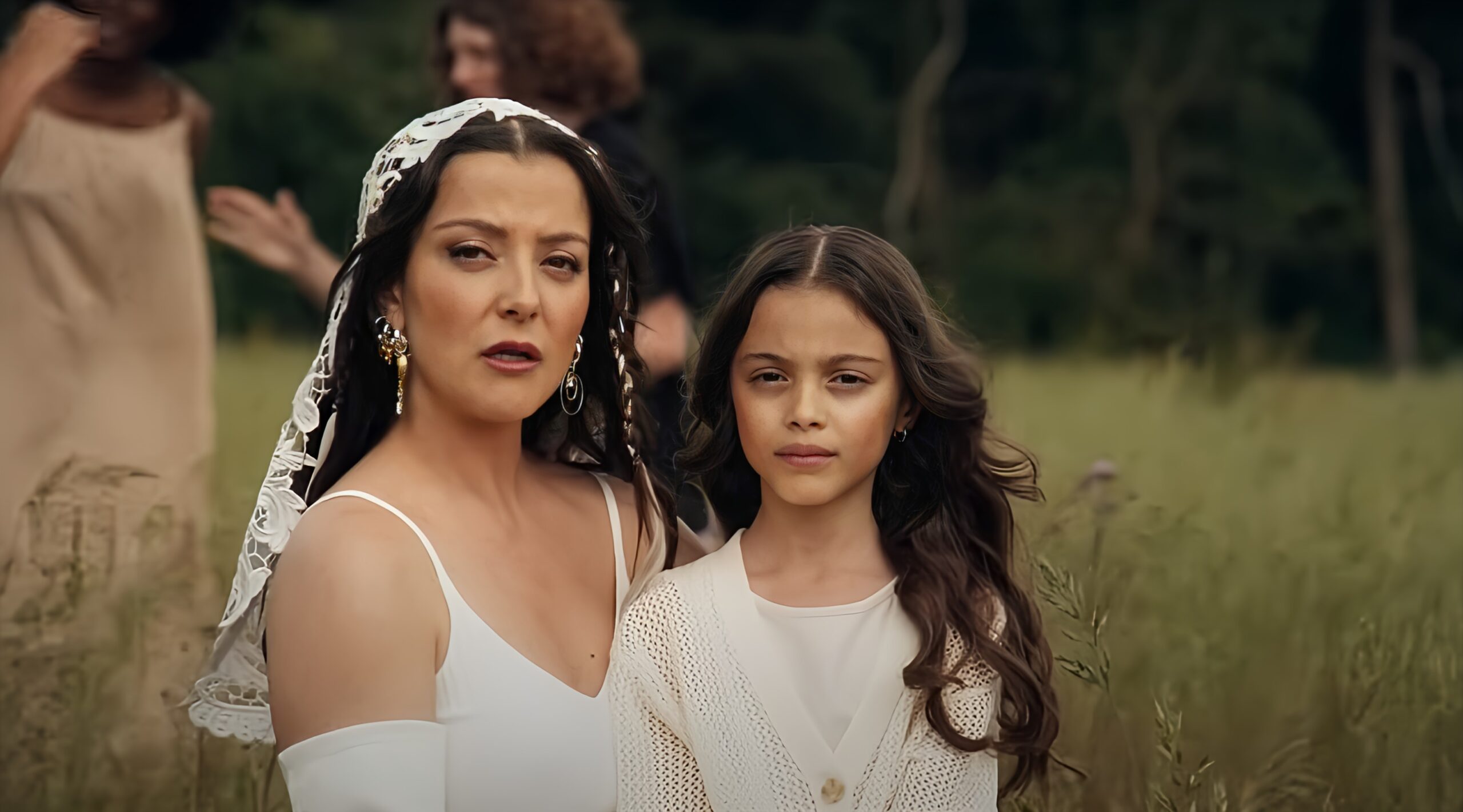 Camille Lellouche vient de sortir le clip poignant de « Ma Lumière »