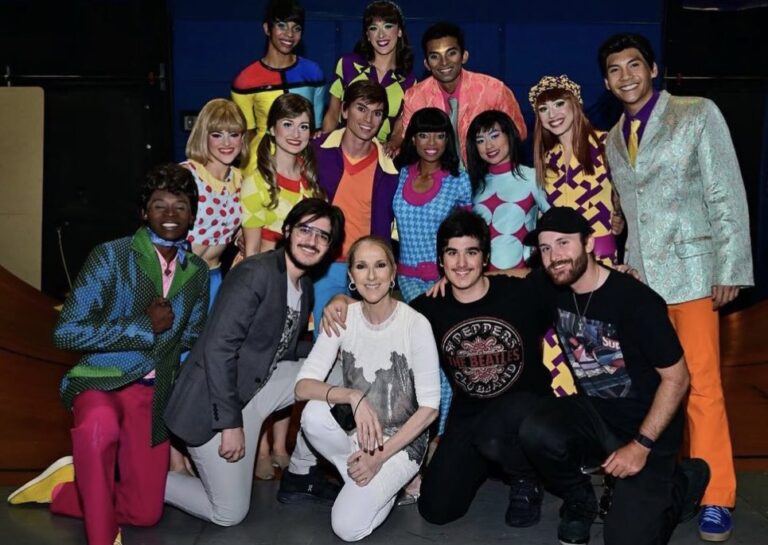 Céline Dion s’amuse devant ses fils dans les loges du Cirque du Soleil à Las Vegas le vendredi 31 mai. - celine dion 2