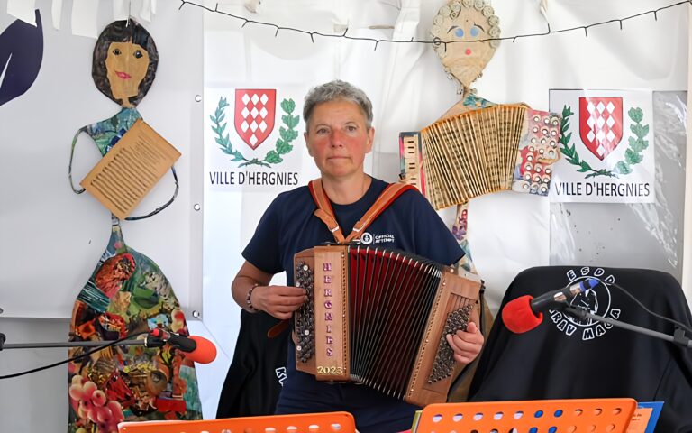 Ce samedi 22 juin, une nordiste a battu le record du monde en jouant de l'accordéon pendant plus de 80 heures ! - christelle franceschi 3