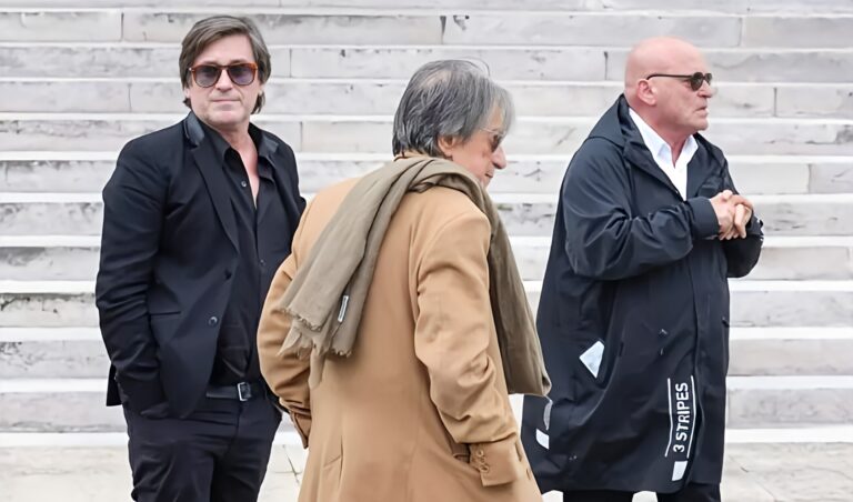 Obsèques de Françoise Hardy : Jacques et Thomas Dutronc unis au crématorium du Père Lachaise. - dutronc 2