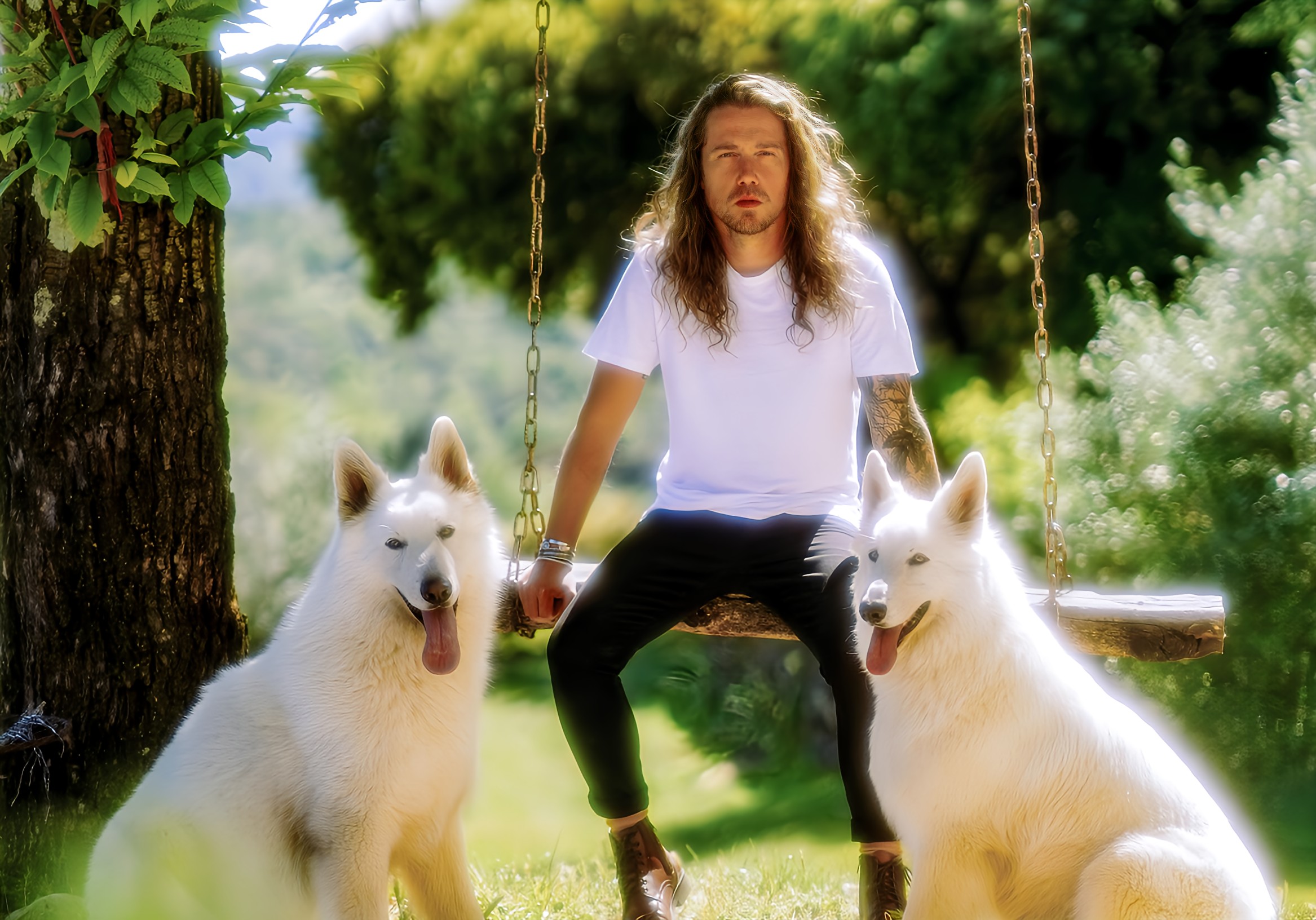 Bon anniversaire à Julien Doré (42 ans). Ses compagnons inséparables : Jean-Marc et Simone