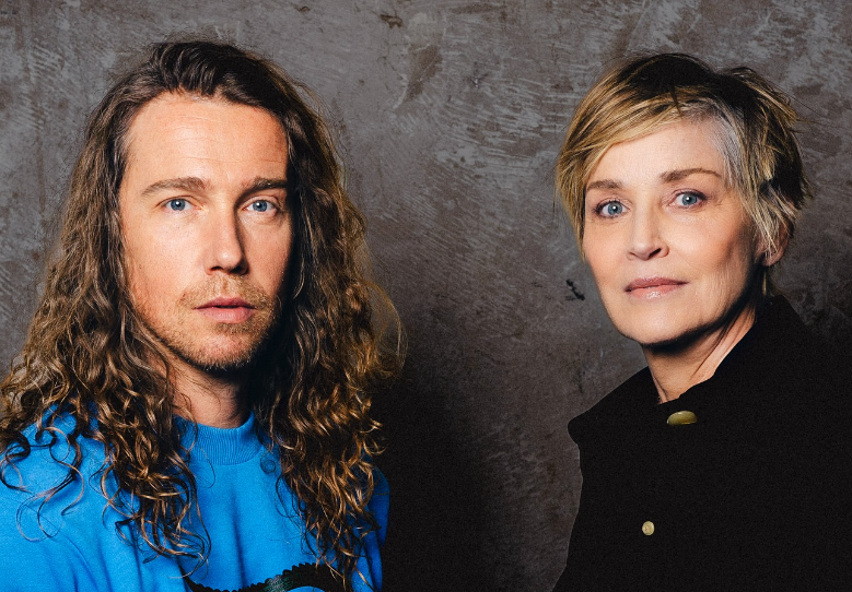 Julien Doré a convaincu Sharon Stone de chanter avec lui « Paroles, paroles » dans son prochain album.