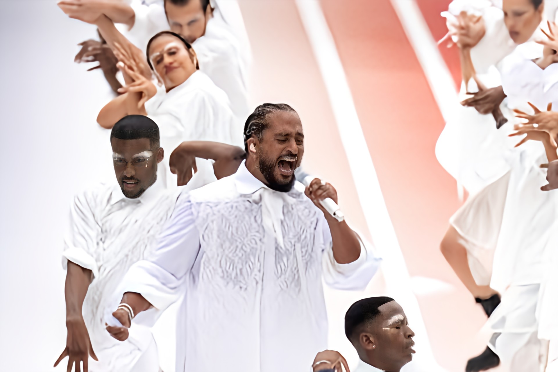 Ouverture des JO : le splendide concert de Slimane devant la basilique Saint-Denis.