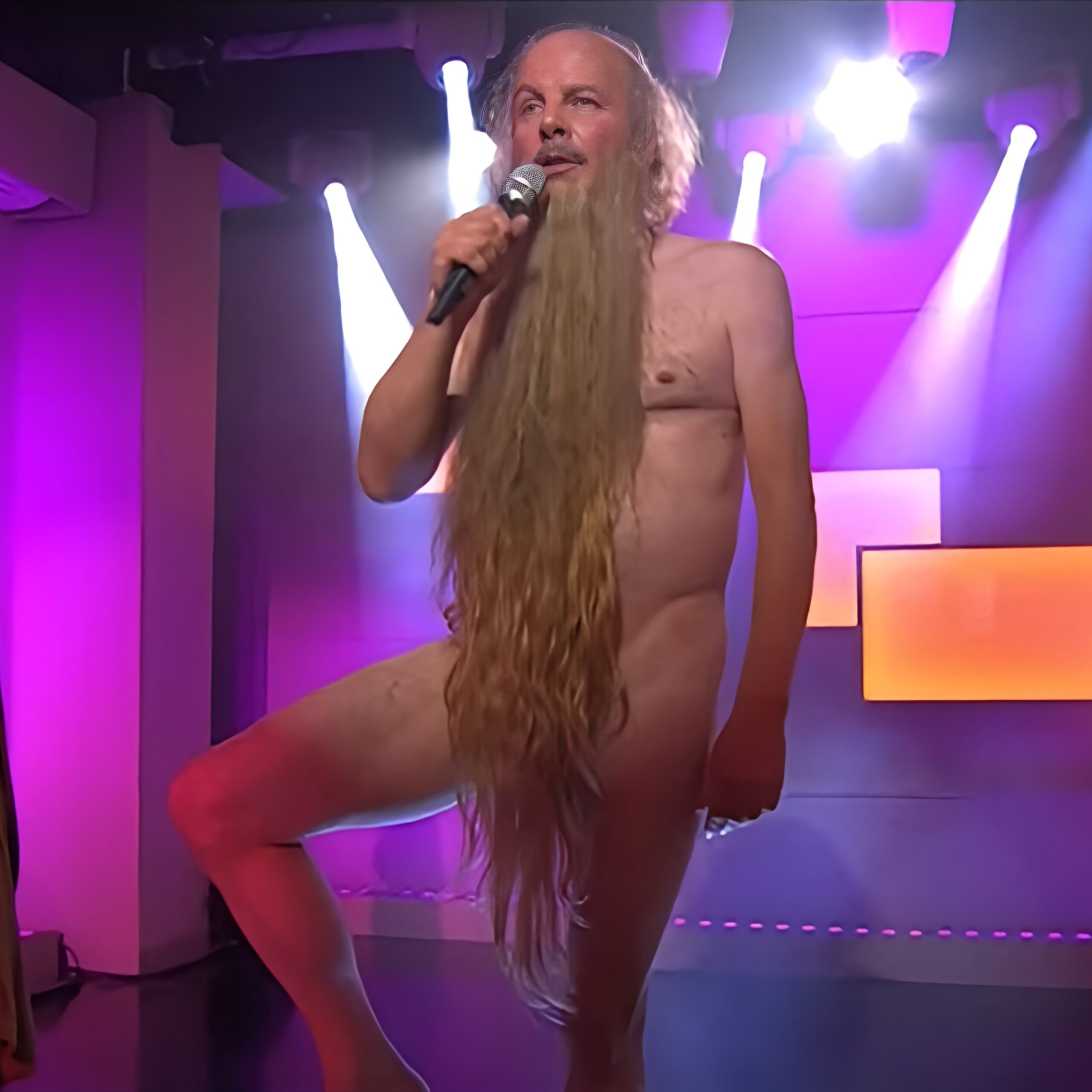 « C à Vous » : Philippe Katerine vient chanter en direct… sans aucun vêtement.