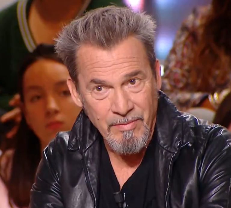 Florent Pagny était invité dans l'émission "En société" pour soutenir Paul Watson, militant écologiste incarcéré au Groenland. - florent pagny