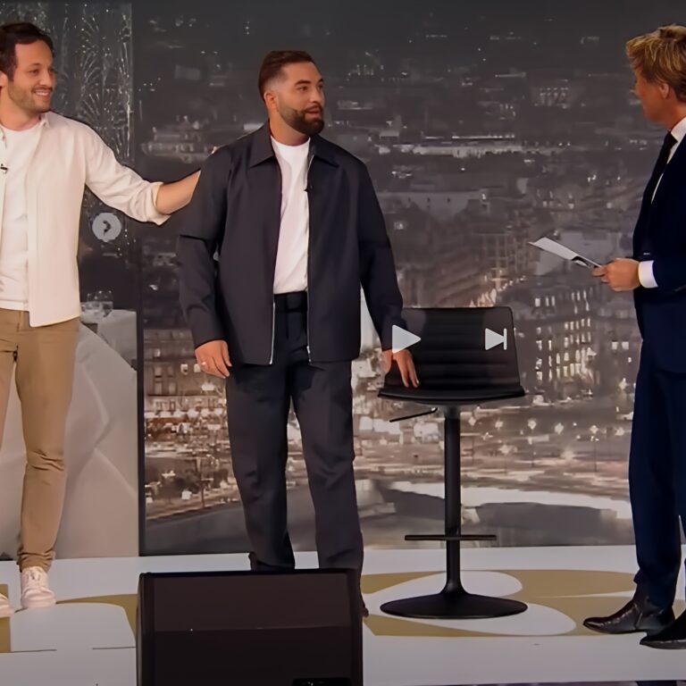 Laurent Delahousse fait une belle surprise à Kendji Girac en direct. Son ami Vianney vient l'accompagner au piano. - kendji girac et vianney