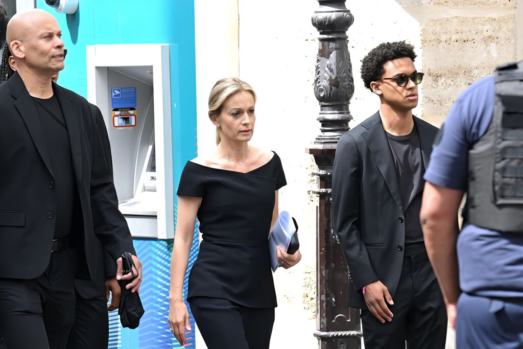 Marc Lavoine en larmes aux obsèques de Thierry Ardisson Marc Lavoine en larmes aux obsèques de Thierry Ardisson - gwe4d5gxqaapnuh image enhancer