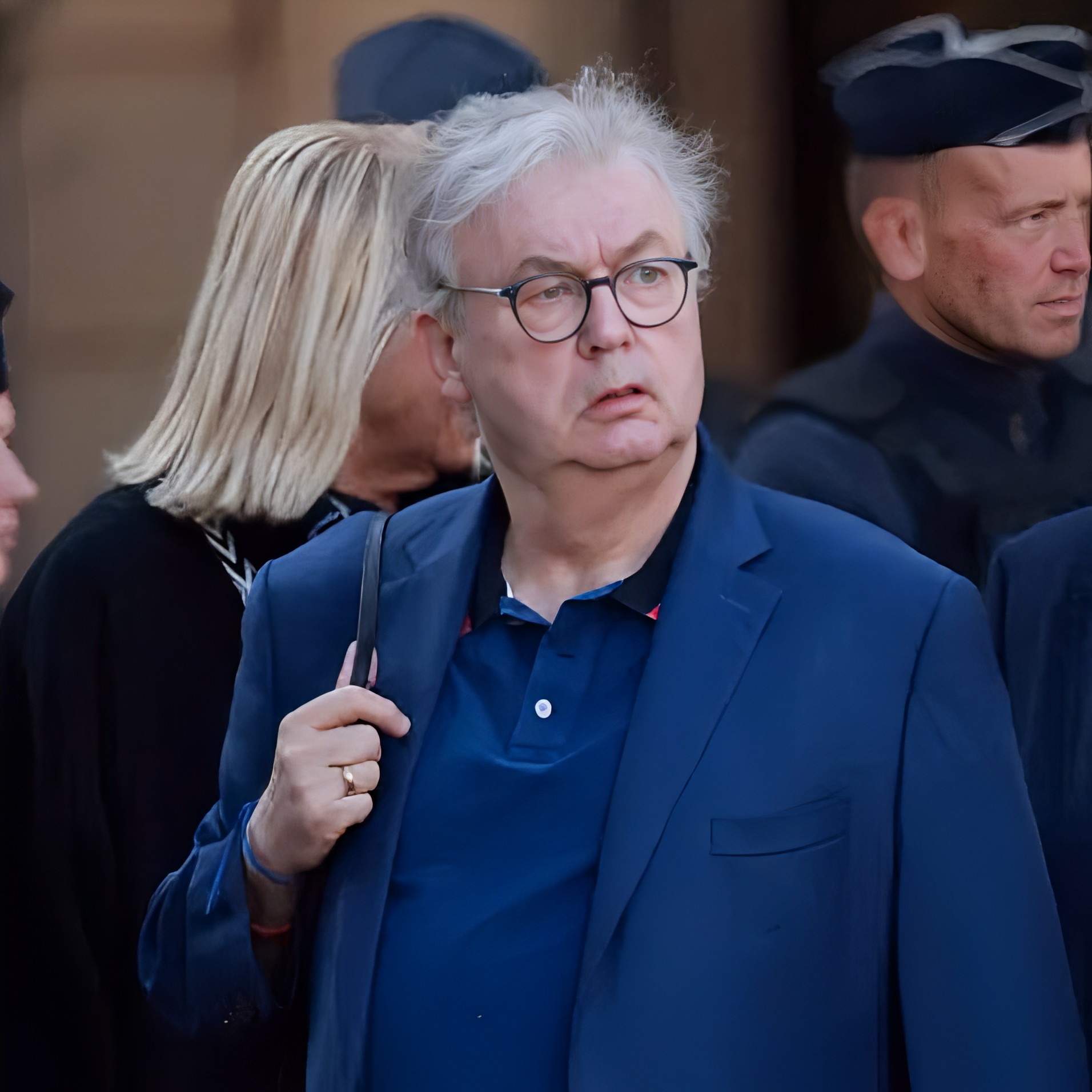 Suis-Nous - Obsèques de Nathalie Baye : Les adieux à une grande dame du cinéma