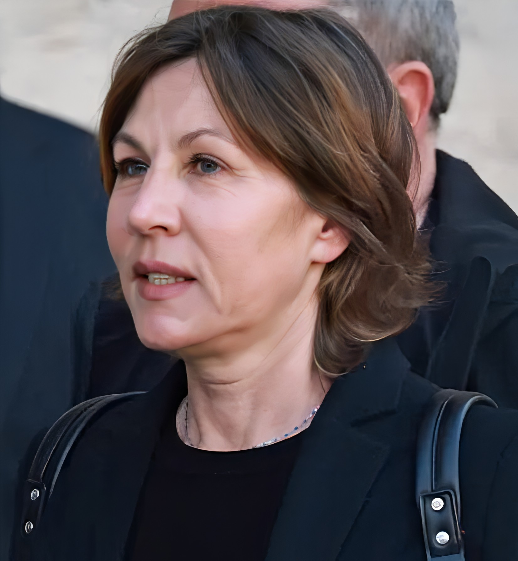 Suis-Nous - Obsèques de Nathalie Baye : Les adieux à une grande dame du cinéma