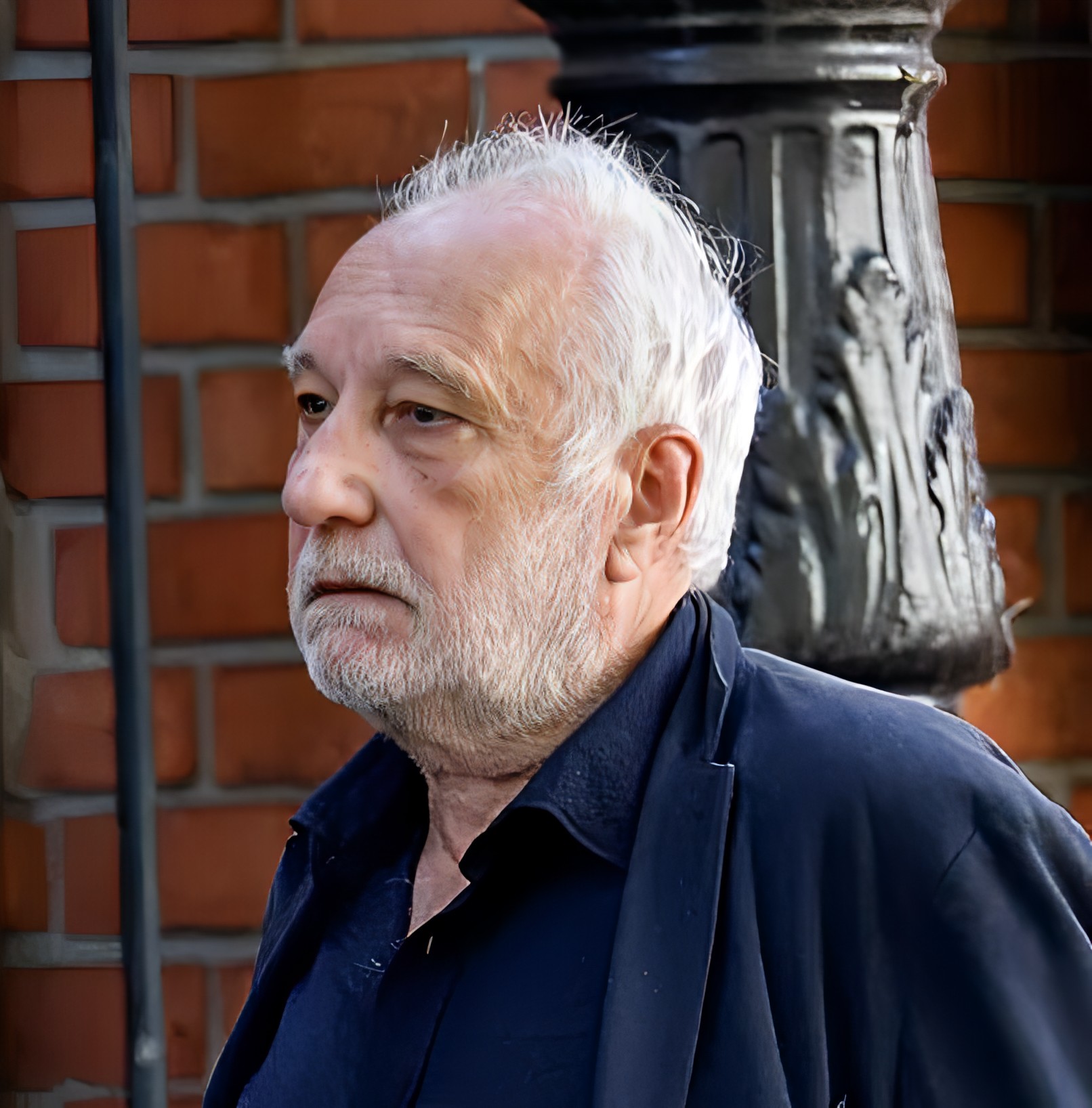 Suis-Nous - Obsèques de Nadia Farès : Triste journée pour le septième art !