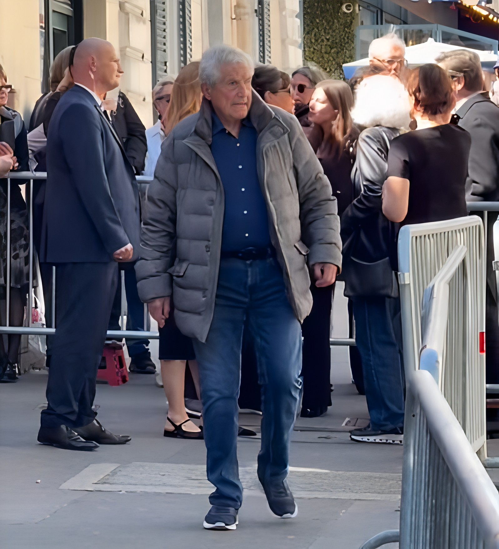 Suis-Nous - Obsèques de Nadia Farès : Triste journée pour le septième art !