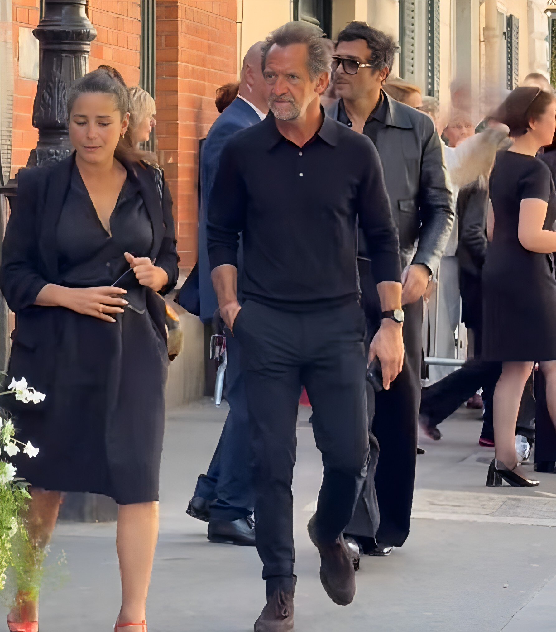 Suis-Nous - Obsèques de Nadia Farès : Triste journée pour le septième art !