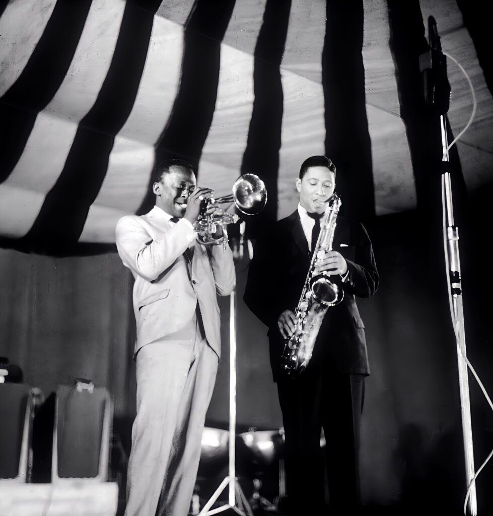 Suis-Nous - Sonny Rollins, le "Colosse du saxophone" est mort. Hommage en vidéo Suis-Nous - Sonny Rollins, le "Colosse du saxophone" est mort. Hommage en vidéo