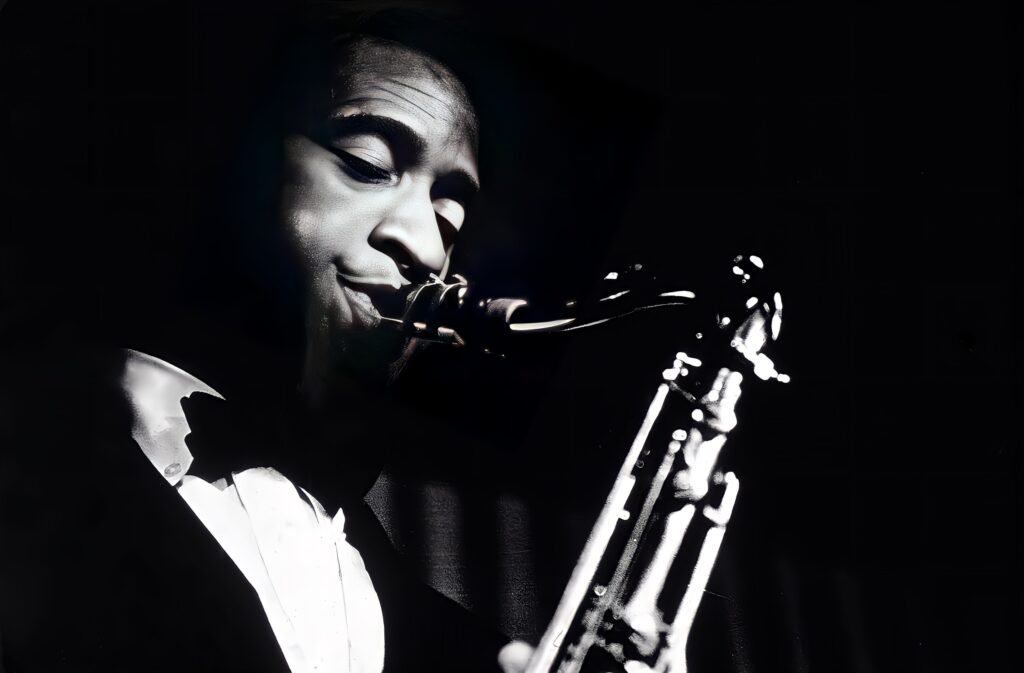 Suis-Nous - Sonny Rollins, le "Colosse du saxophone" est mort. Hommage en vidéo Suis-Nous - Sonny Rollins, le "Colosse du saxophone" est mort. Hommage en vidéo