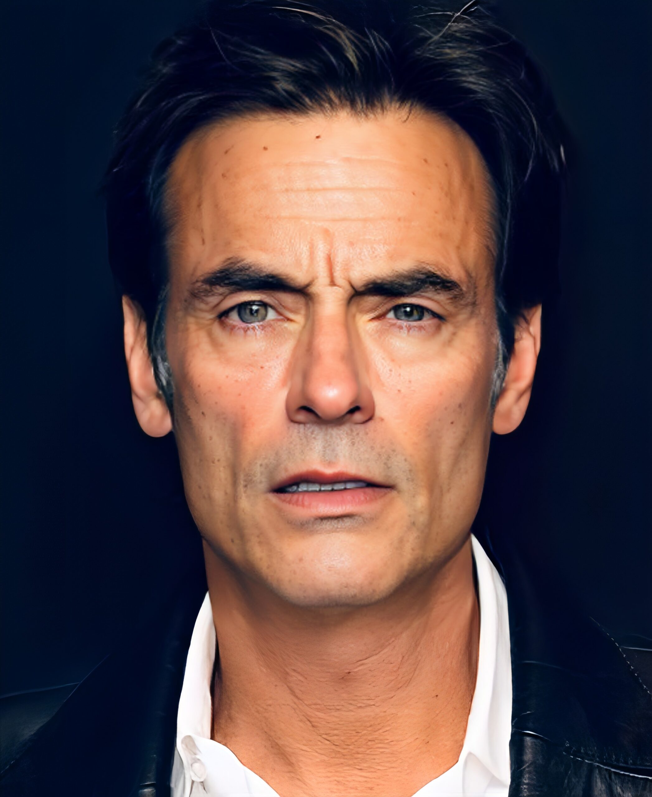 Anthony Delon entendu par les gendarmes – Sa version des faits concernant la mort du chien…